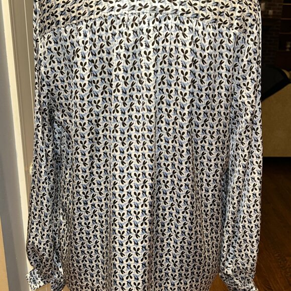 Max Studio, Long Sl Button Down Shirt, NWT, Ladies Large, Bl, Wh, Blue design - Picture 5 of 7